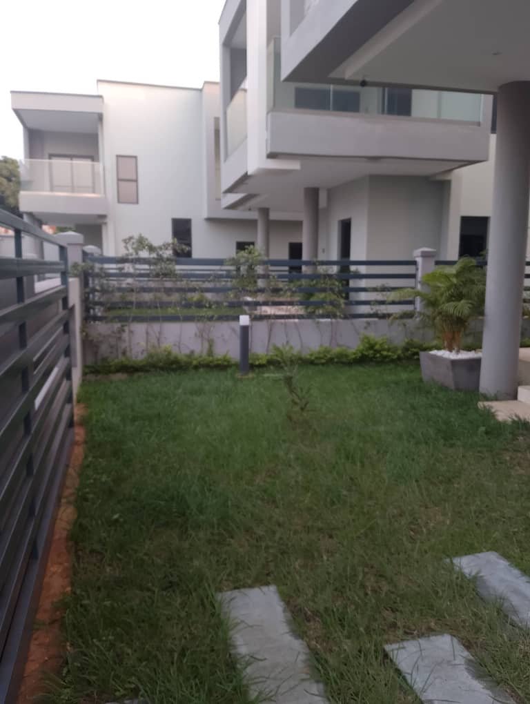 Duplex à vendre a Etoa meki, Yaoundé 