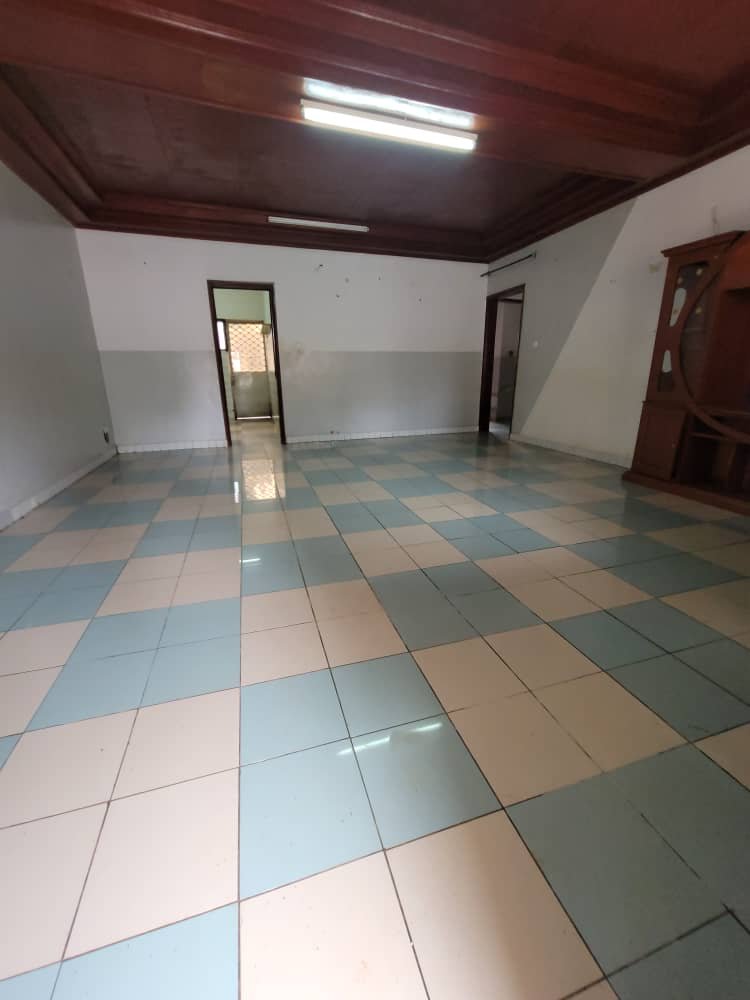 Appartement à louer, Efoulan, Yaoundé 