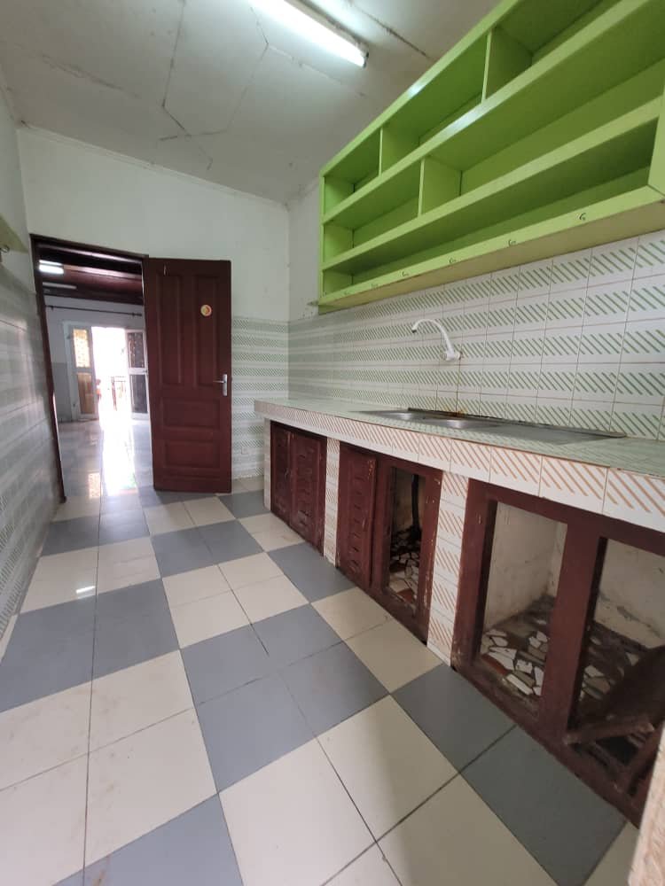 Appartement à louer, Efoulan, Yaoundé 