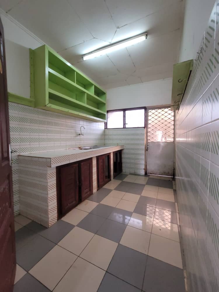 Appartement à louer, Efoulan, Yaoundé 