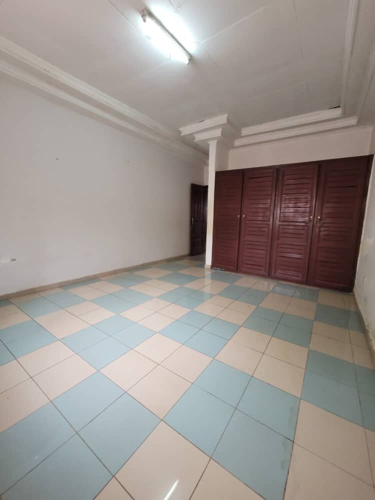 Appartement à louer, Efoulan, Yaoundé 
