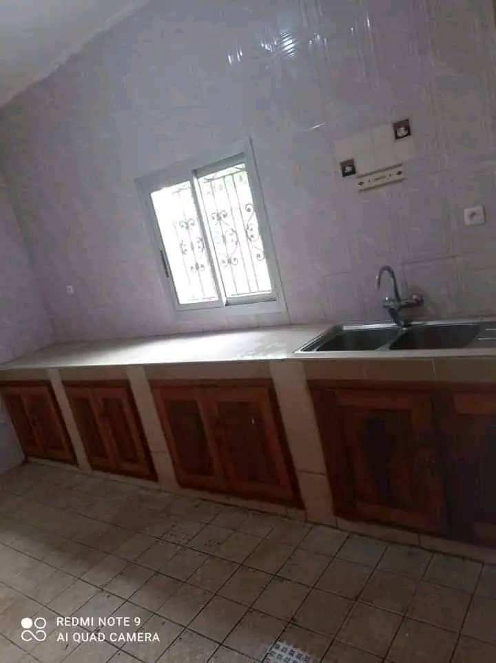 Villa à vendre, fougerole, Yaoundé 