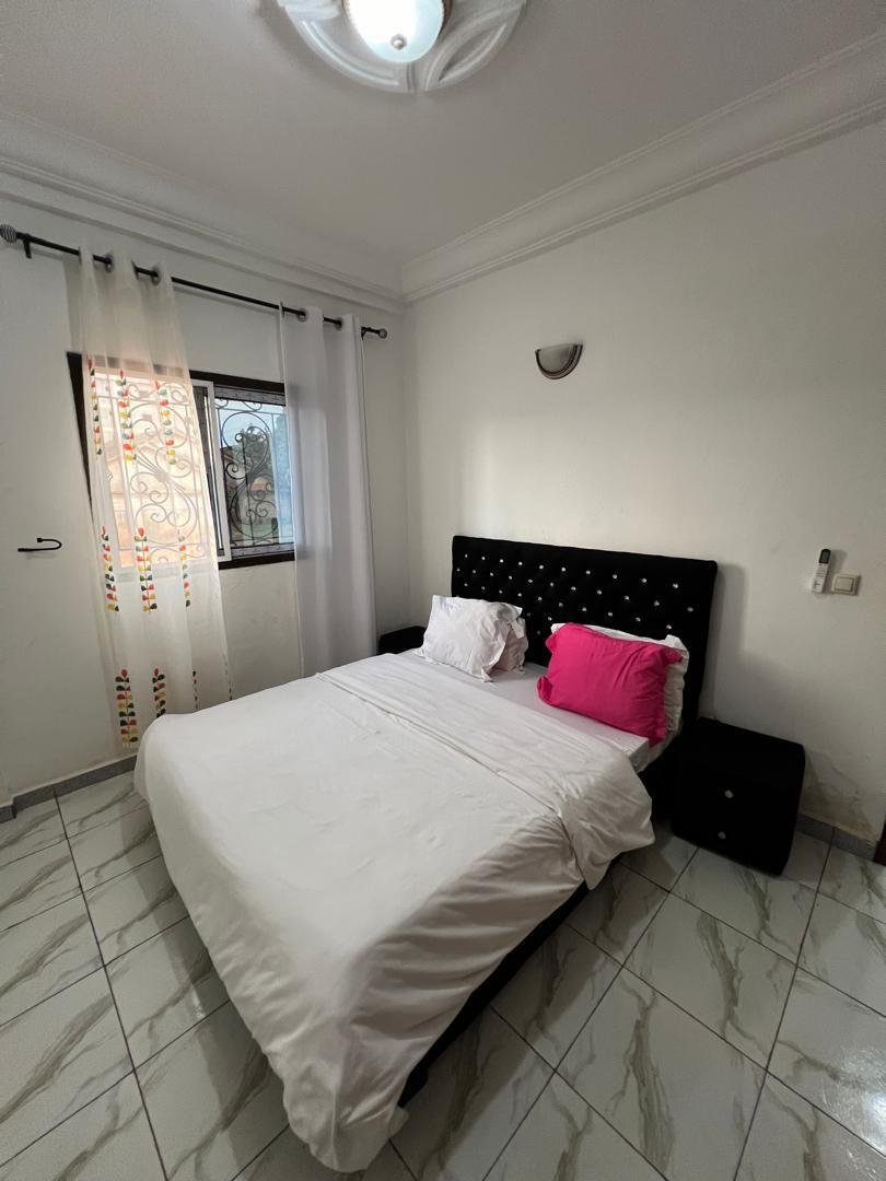 Studio meublé à louer, Eleveur, Yaoundé 