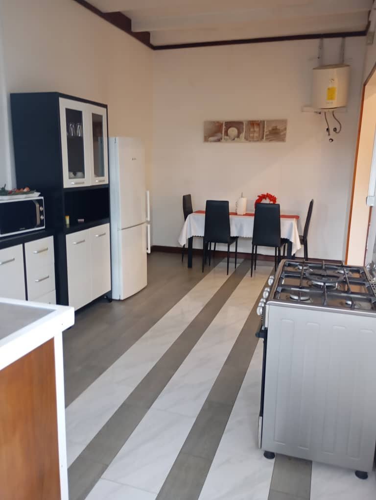 Duplex meublé à louer, Carrefour régie, Yaoundé 