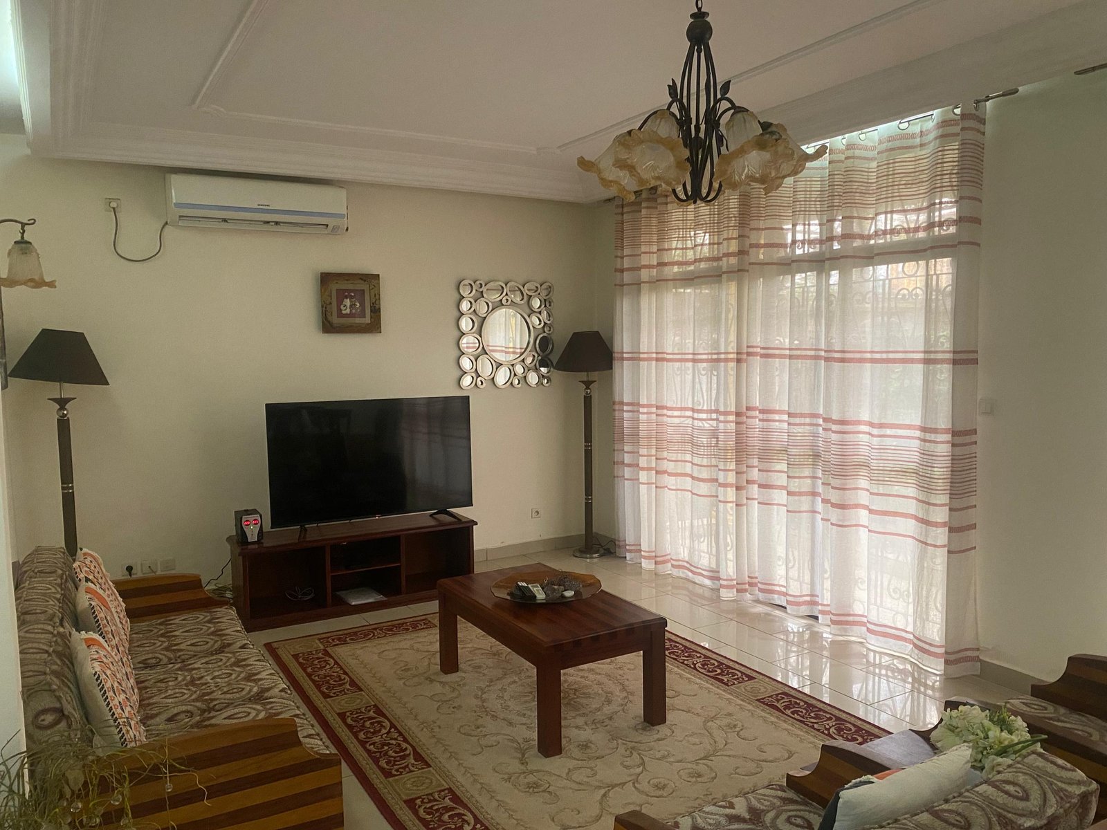 Appartement meublé à louer, Bastos, Yaoundé 