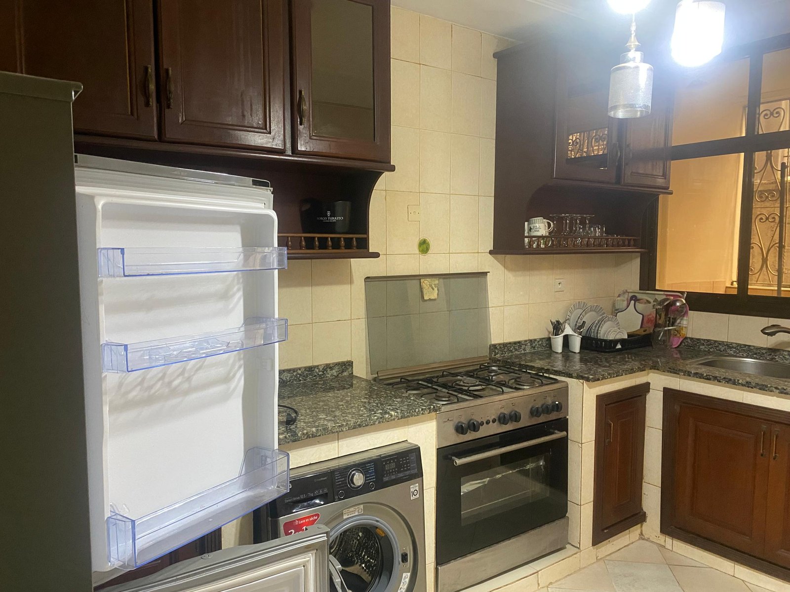 Appartement meublé à louer, Bastos, Yaoundé 