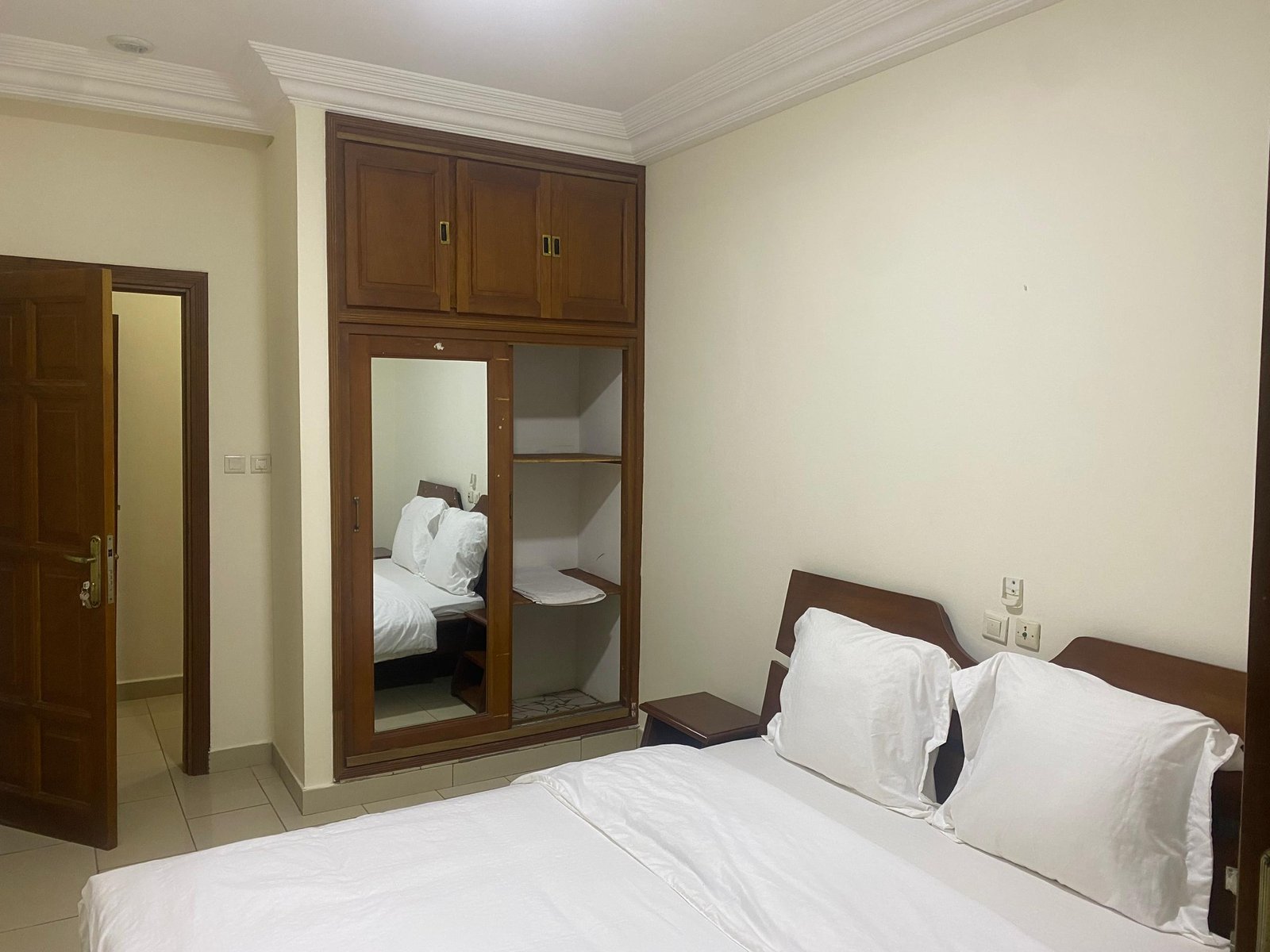 Appartement meublé à louer, Bastos, Yaoundé 