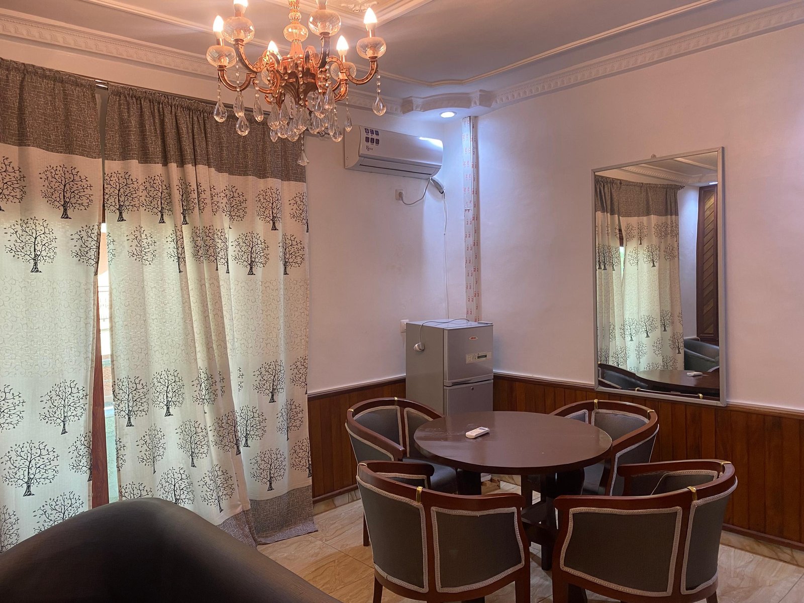 Studio meublé à louer, Golf, Yaoundé 