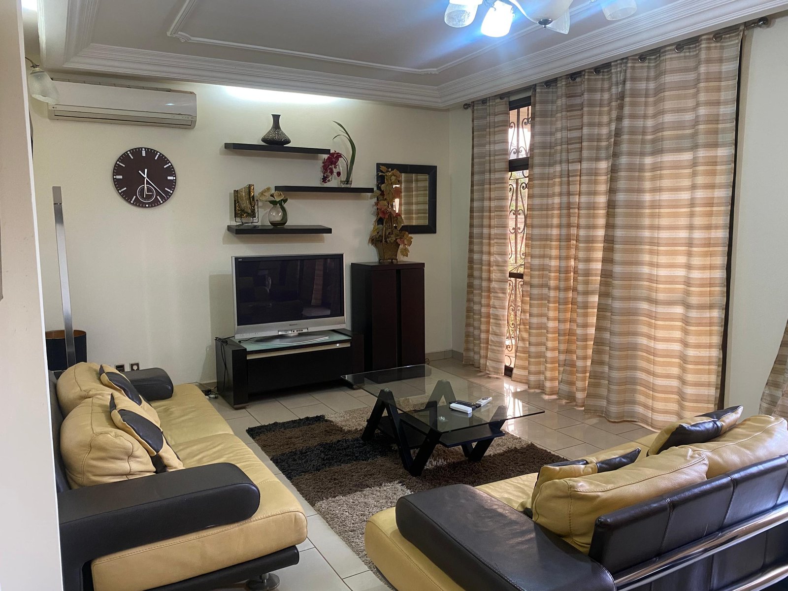 Appartement meublé à louer, Bastos, Yaoundé 