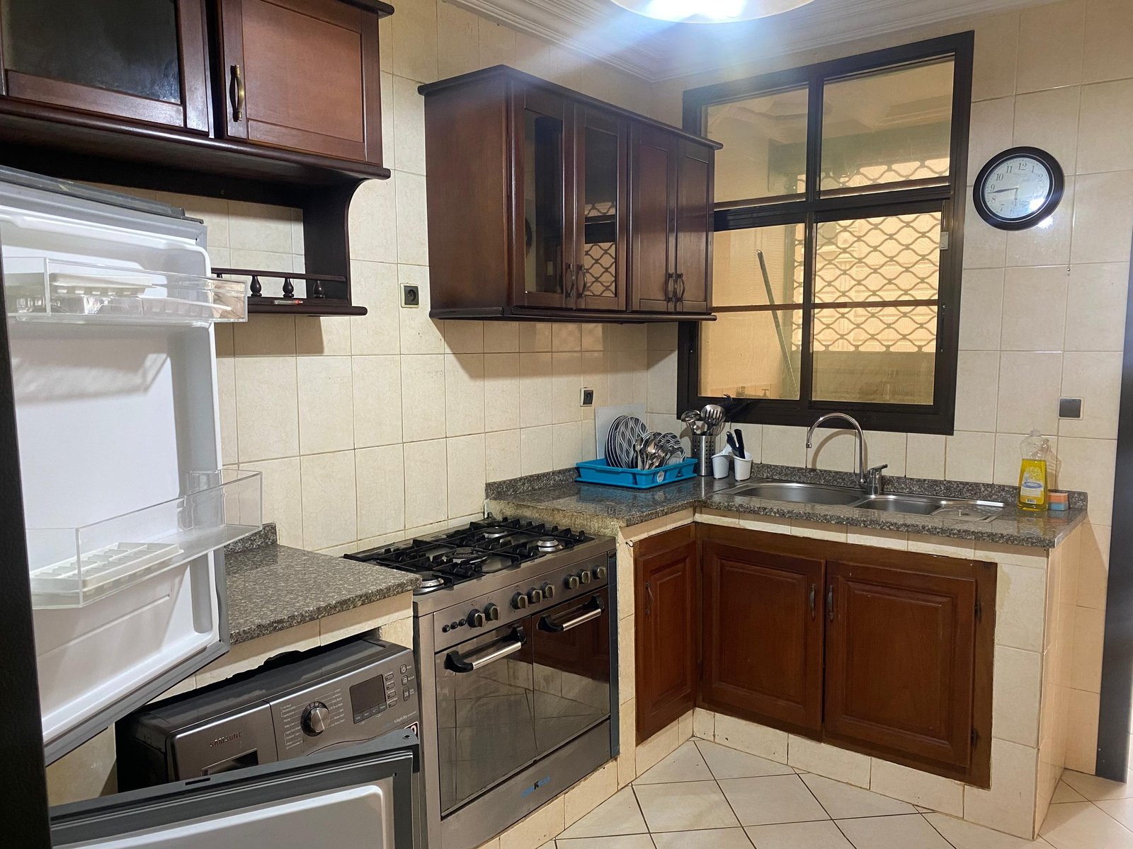 Appartement meublé à louer, Bastos, Yaoundé 