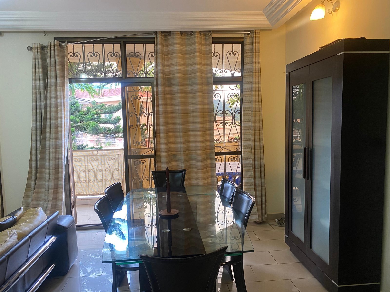 Appartement meublé à louer, Bastos, Yaoundé 