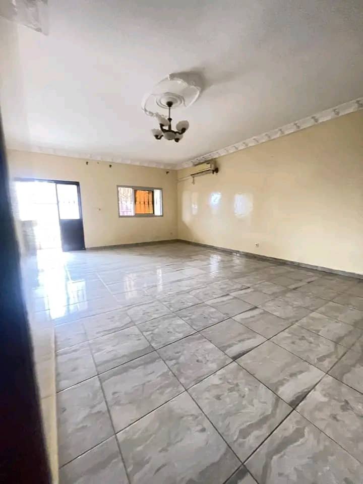 Appartement à louer, Santa Barbara, Yaoundé 