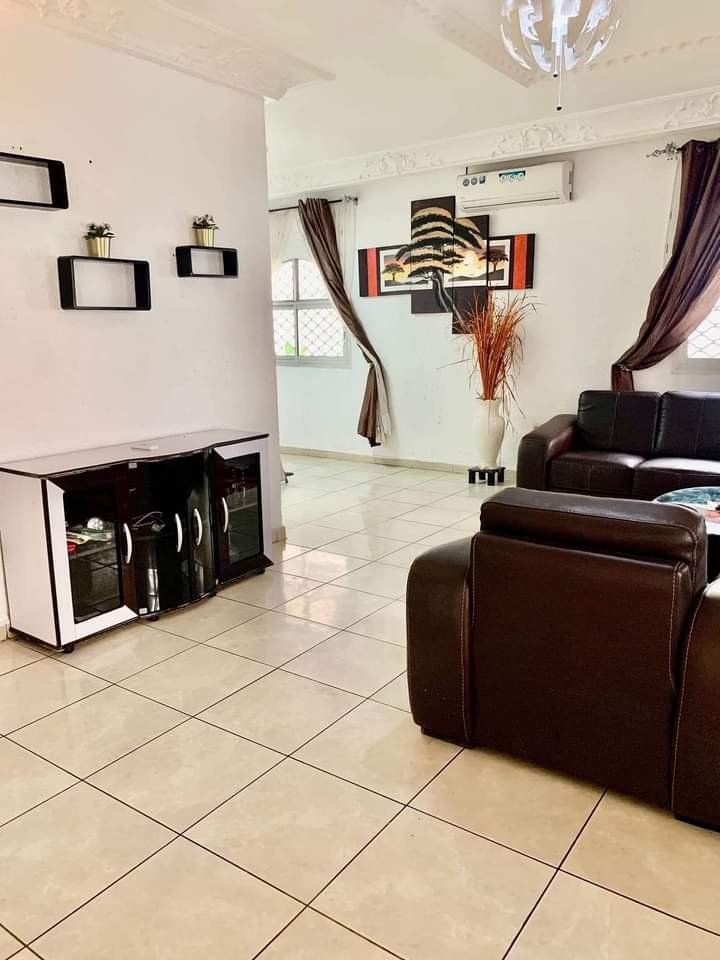 villa meublée à louer, Odza, Yaoundé  