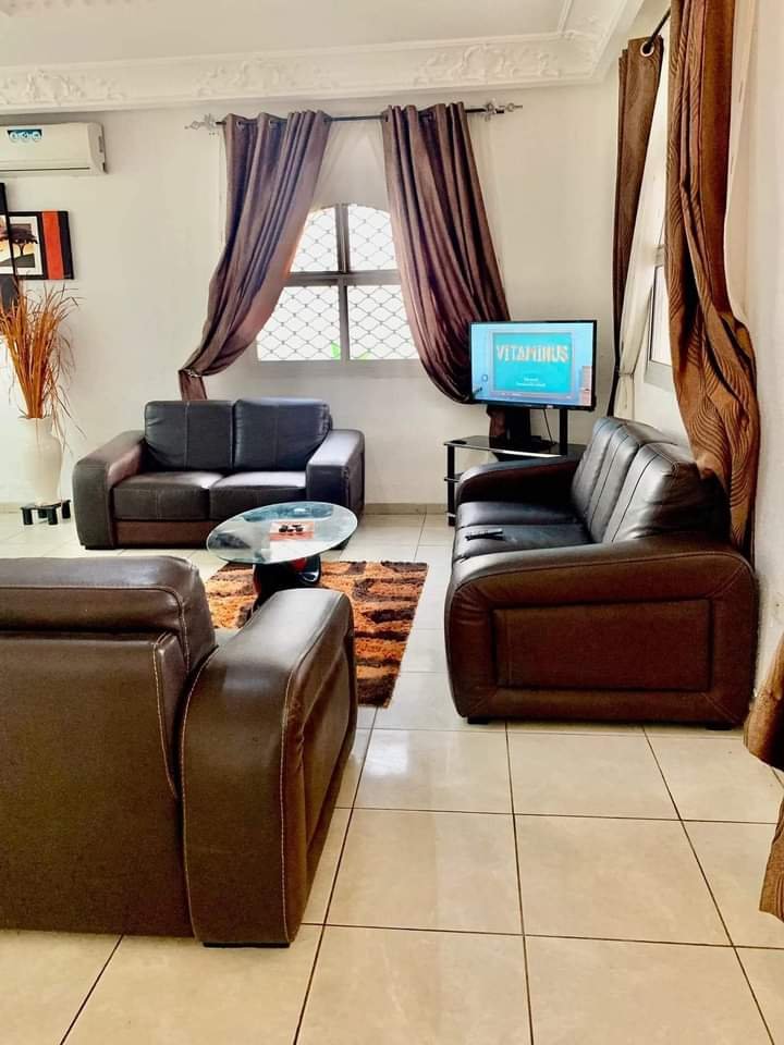 villa meublée à louer, Odza, Yaoundé  