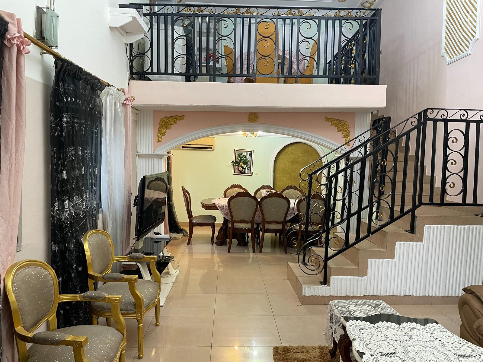 Duplex meublé à louer, Bonapriso, Douala 