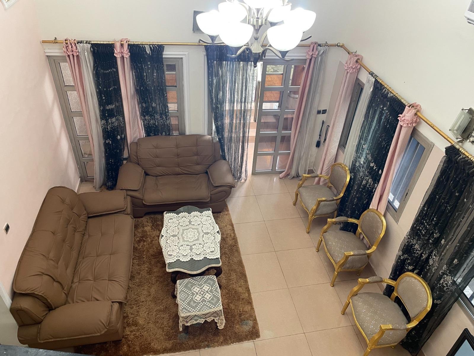 Duplex meublé à louer, Bonapriso, Douala 