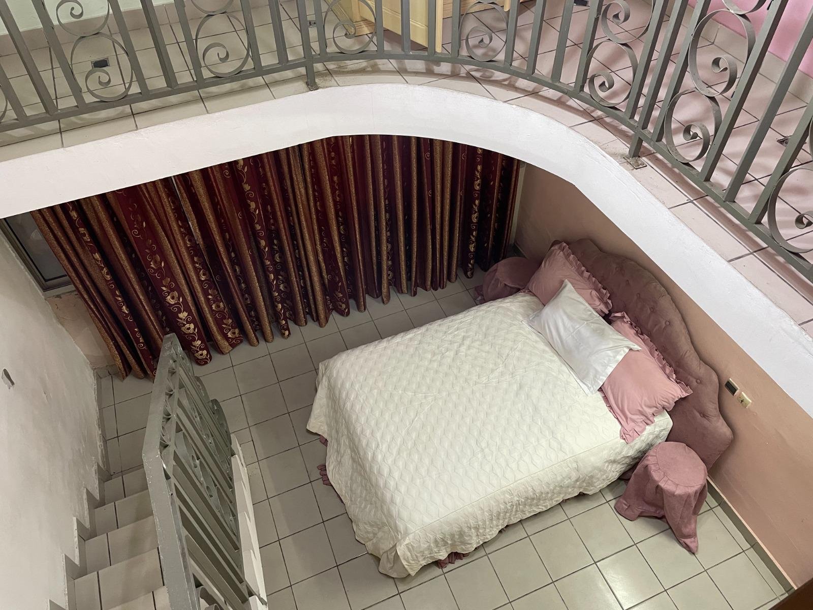 Duplex meublé à louer, Bonapriso, Douala 