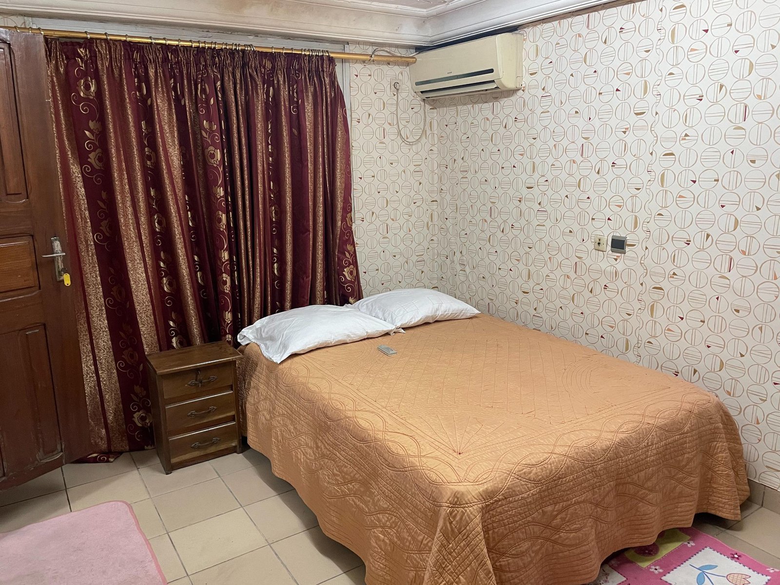Duplex meublé à louer, Bonapriso, Douala 