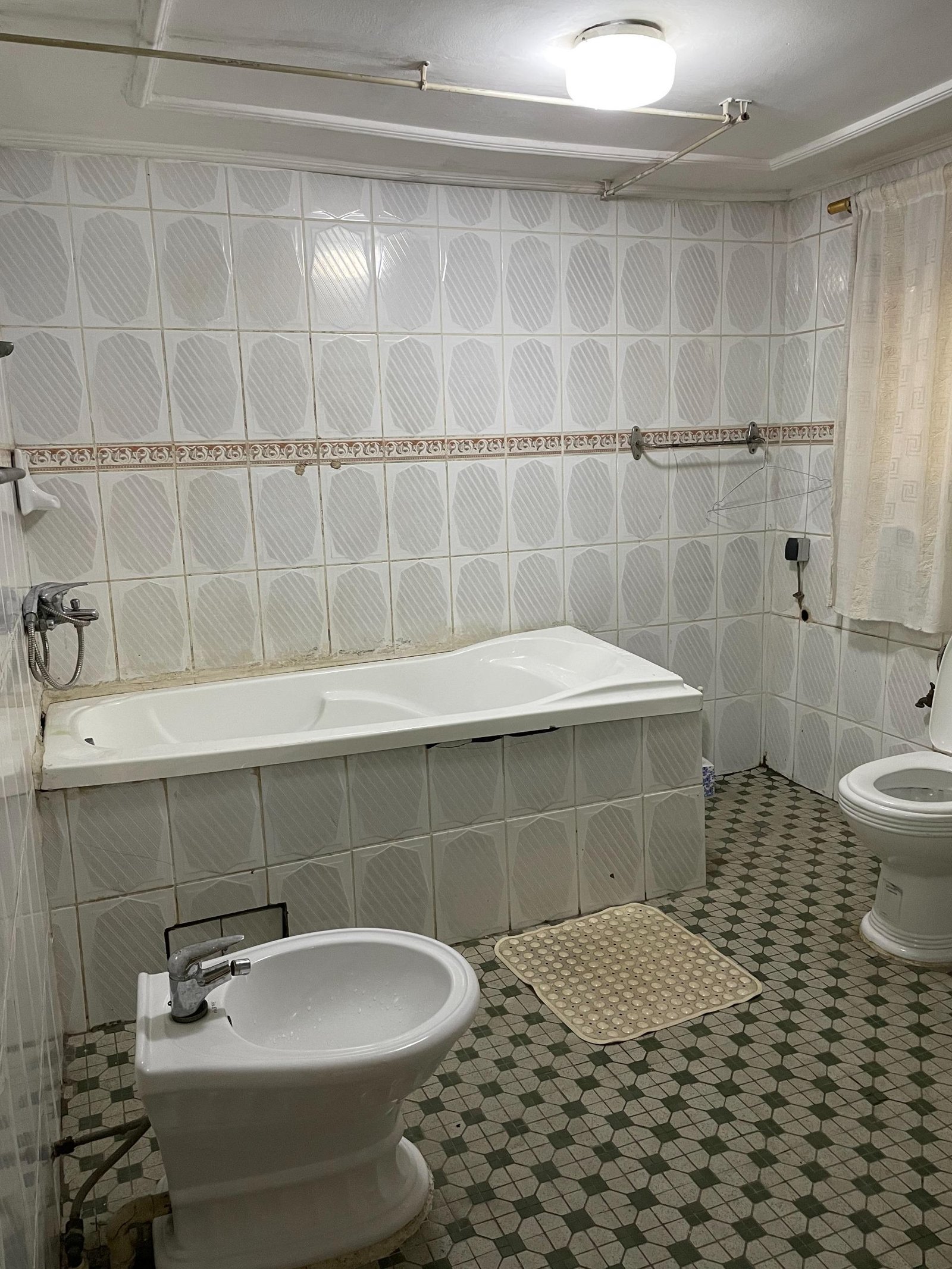 Duplex meublé à louer, Bonapriso, Douala 