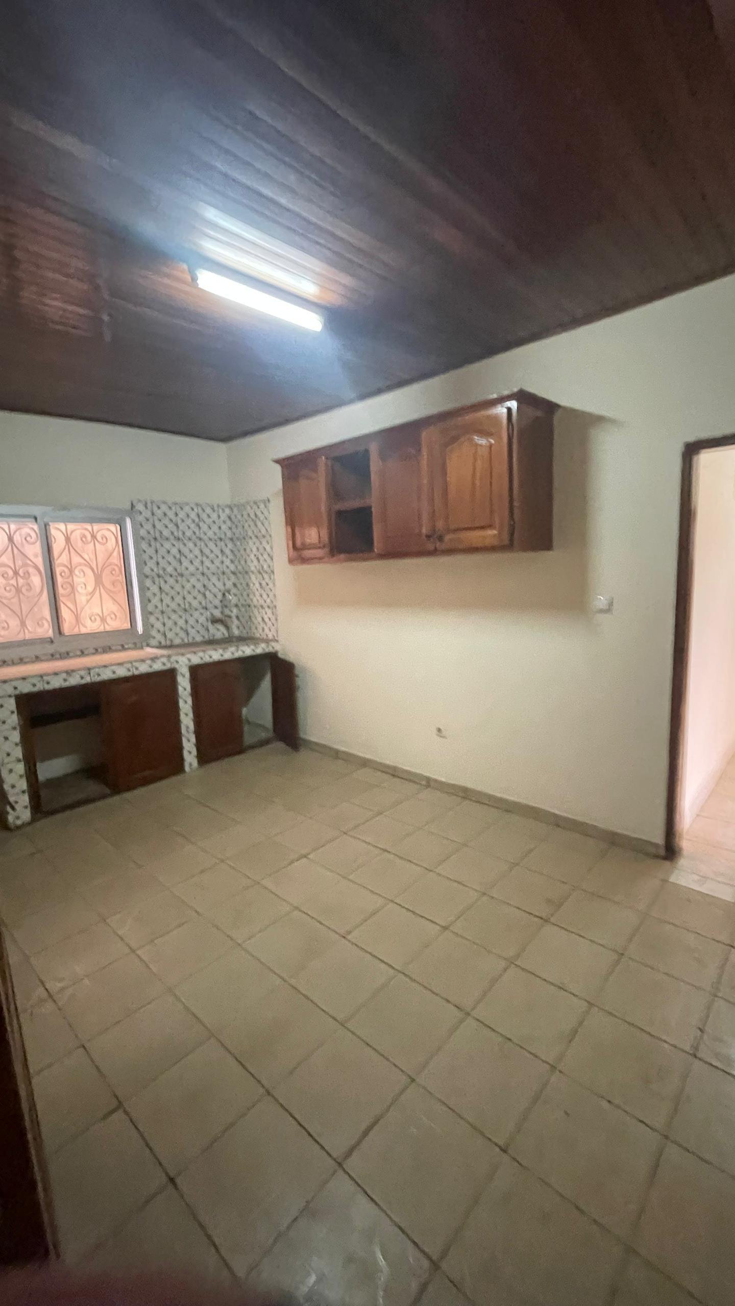 Appartement meublé à louer, Omnisport, Yaoundé 