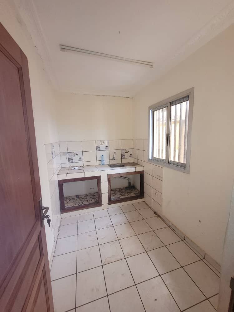 appartement  à louer, Biyemassi, Yaoundé 