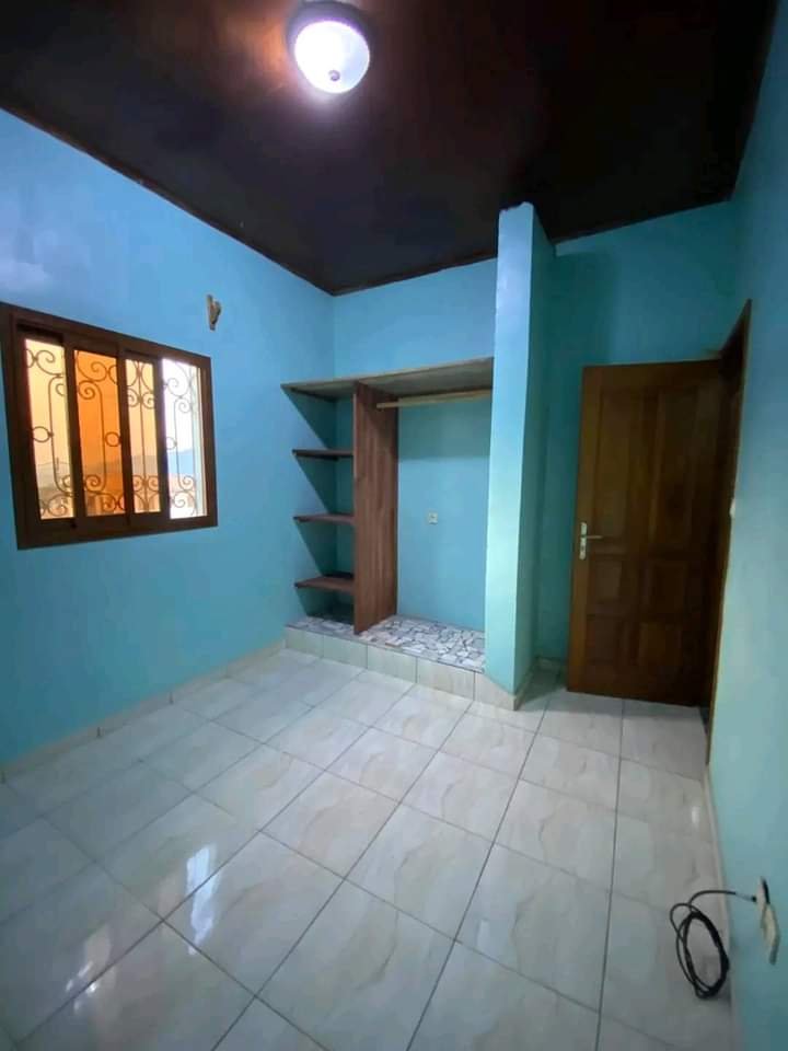 Grand appartement à louer, Mendong, Yaoundé 