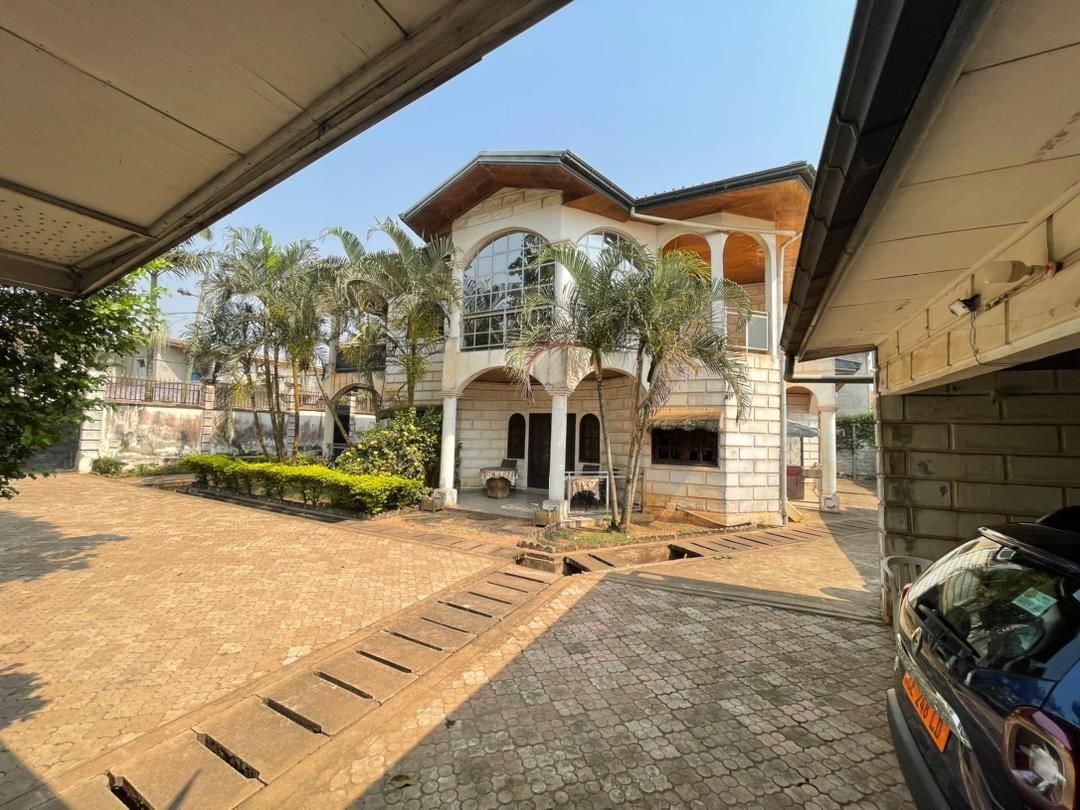 Duplex à vendre , Mvan, Yaoundé 