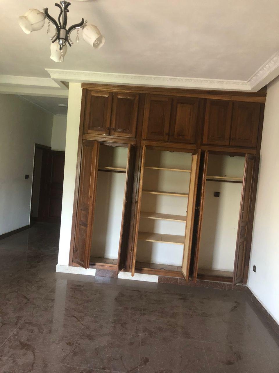 Appartement non meublé à louer, Dragage, Yaoundé 