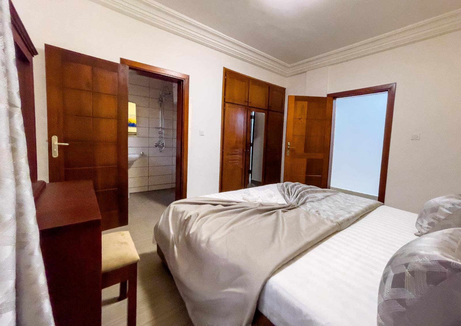 Duplex meublé à louer, Bonapriso, Douala 