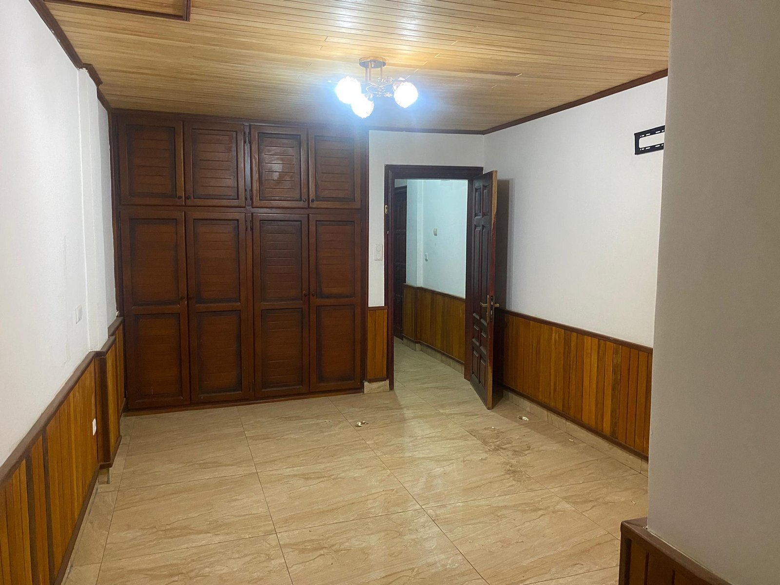 Bureau à louer, Golf, Yaoundé 