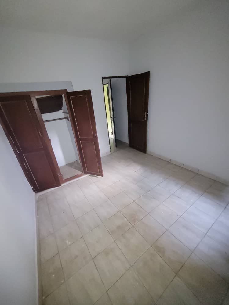 Studio à louer, Biyemassi, Yaoundé 