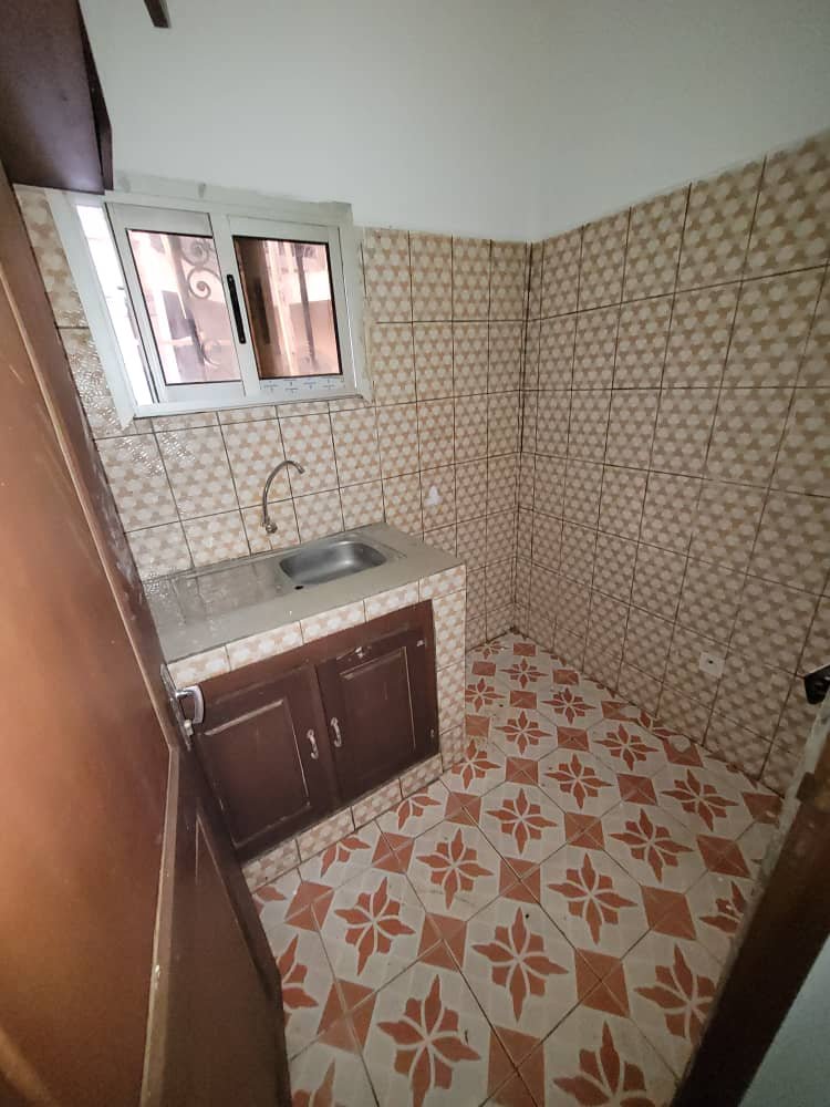 Studio à louer, Biyemassi, Yaoundé 
