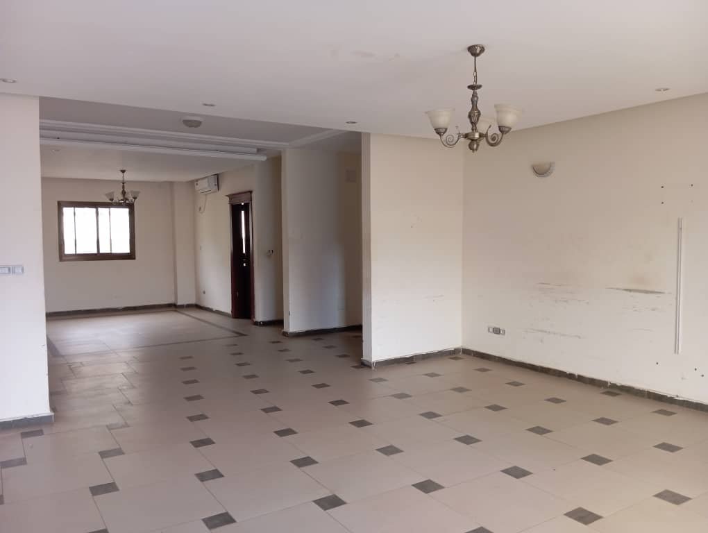 Bureau à louer, Bastos, Yaoundé 