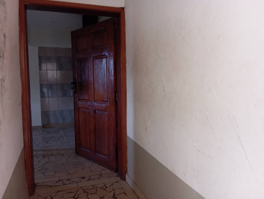 Studio à louer, Bastos, Yaoundé 