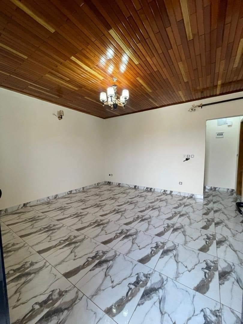 Studio moderne à louer, Fougerole, Yaoundé 