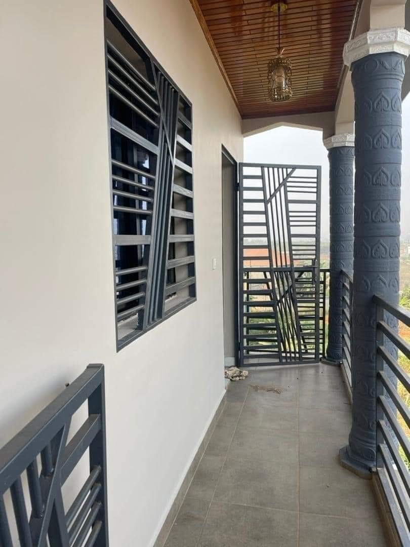 Studio moderne à louer, Fougerole, Yaoundé 