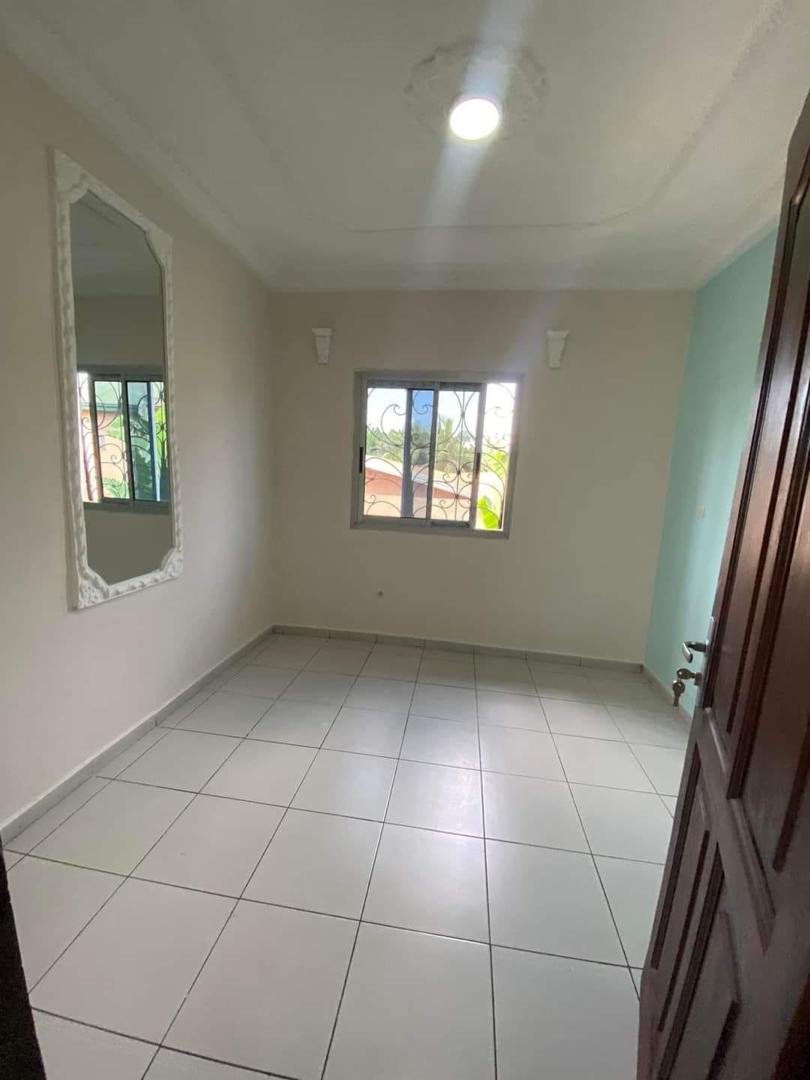 Studio moderne à louer, Nkoabang, Yaoundé  