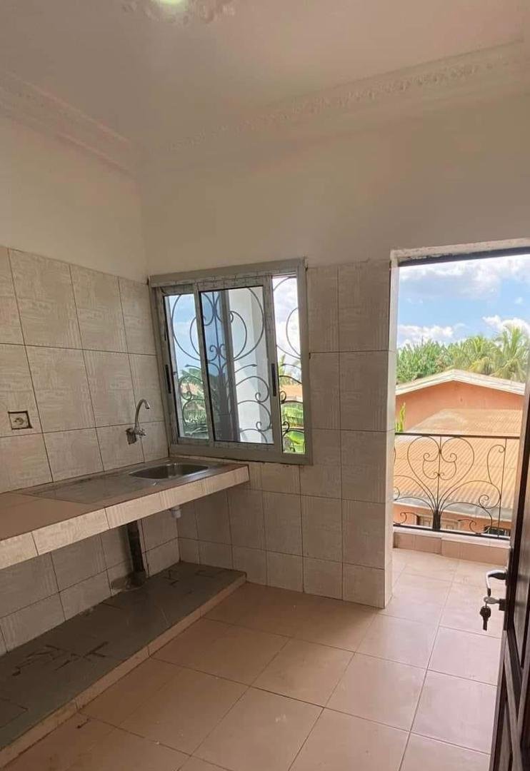 Studio moderne à louer, Nkoabang, Yaoundé  