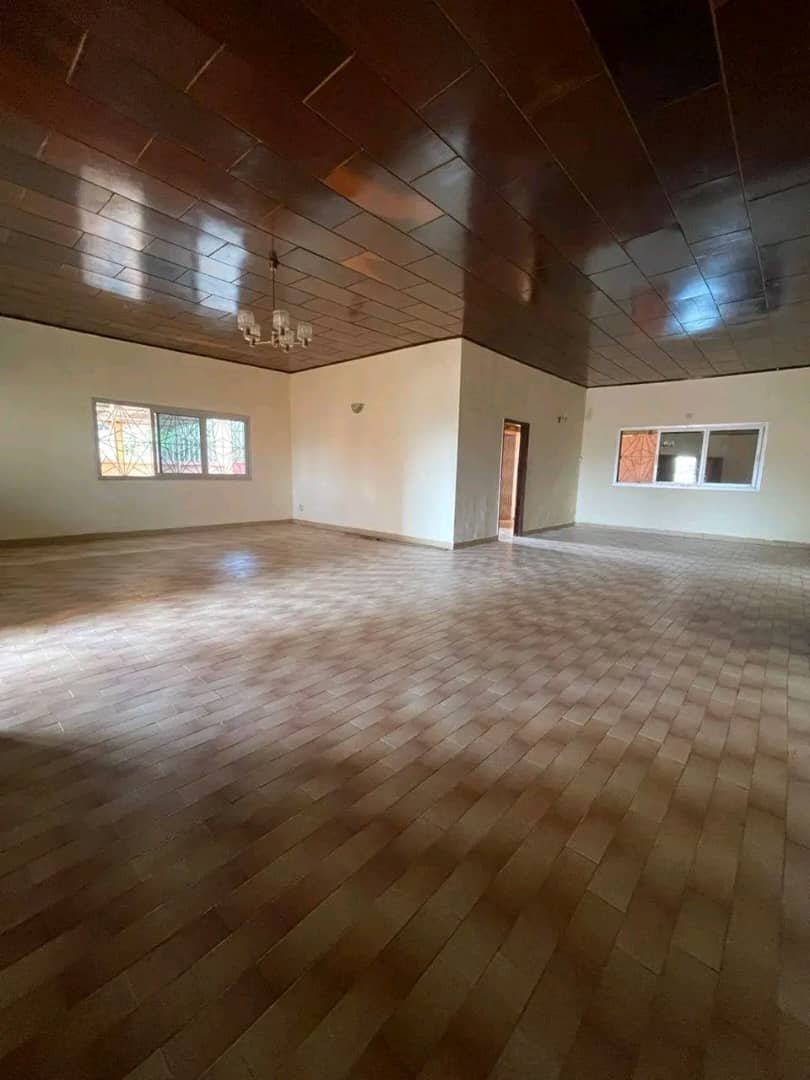Villa à louer, omnisport, Yaoundé 