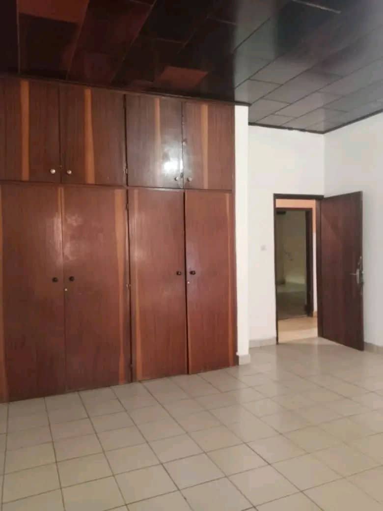 Villa à louer, omnisport, Yaoundé 
