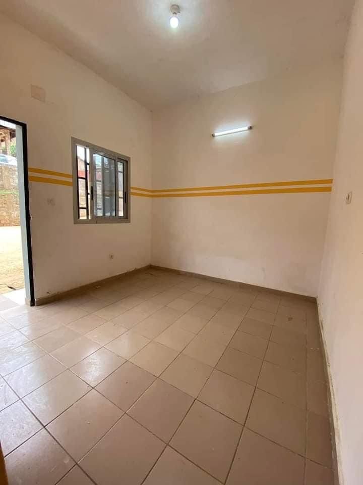 Studio Ã  louer, Biyemassi, YaoundÃ© 