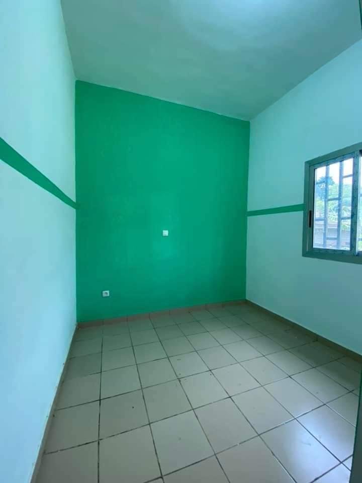 Studio Ã  louer, Biyemassi, YaoundÃ© 