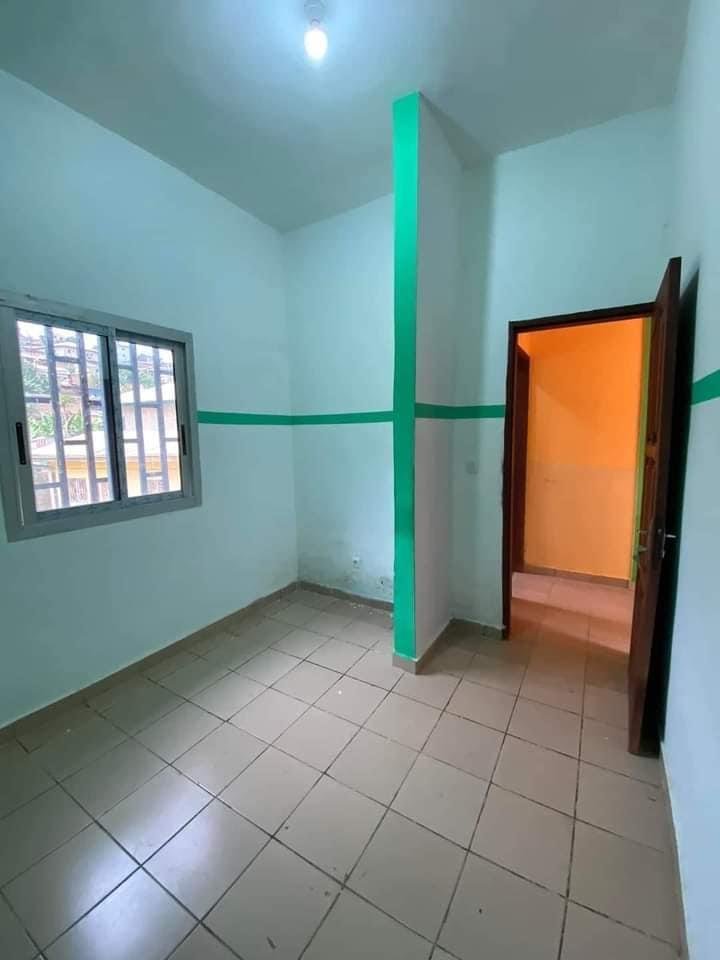 Studio Ã  louer, Biyemassi, YaoundÃ© 