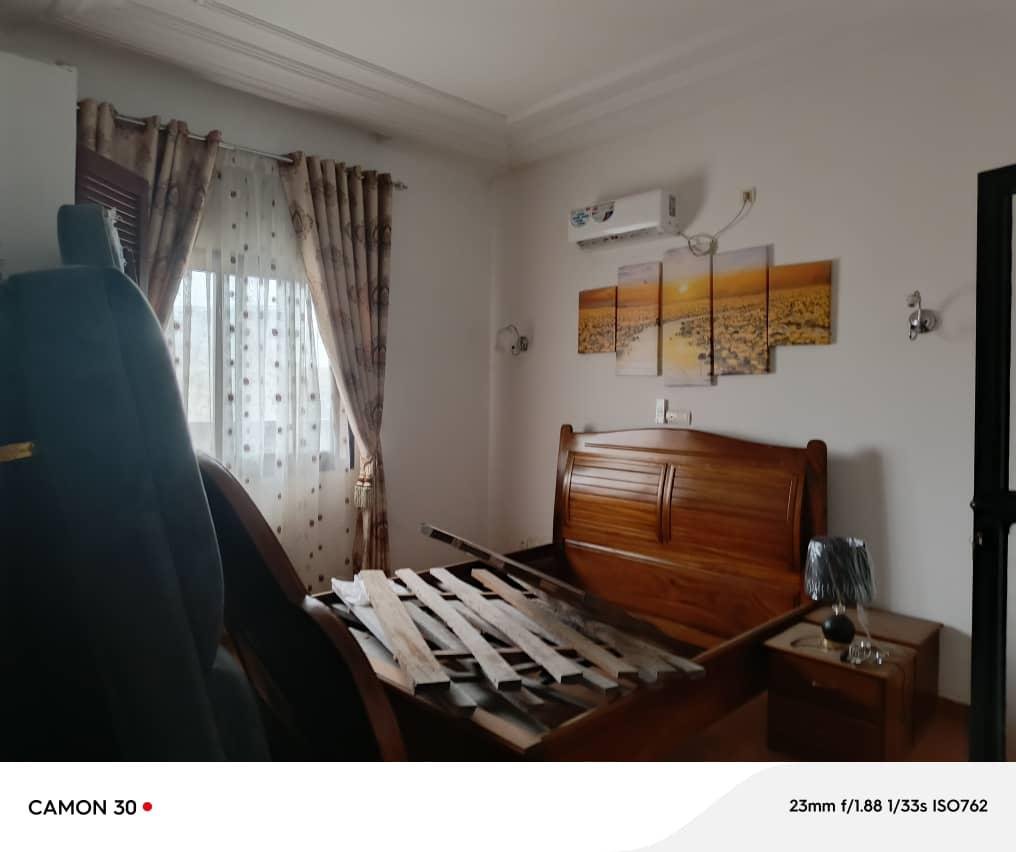 Studio non meublÃ© Ã  louer, Akwa, Douala 