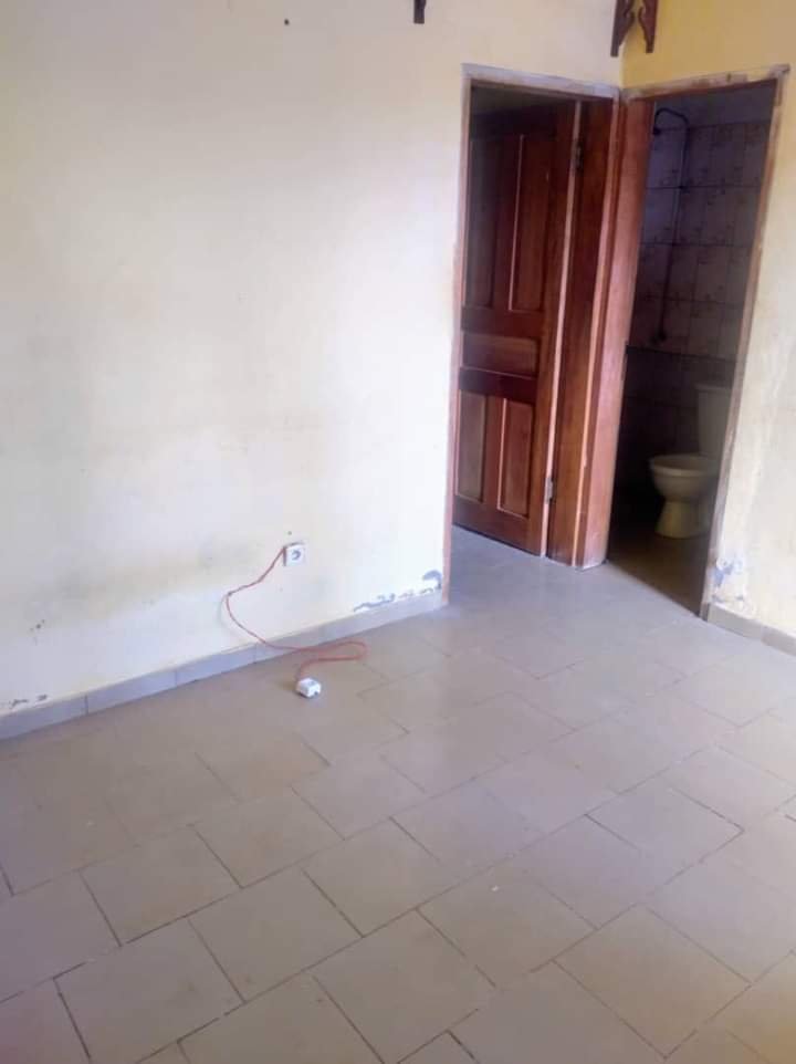 Studio moderne à louer, Biyemassi, Yaoundé 