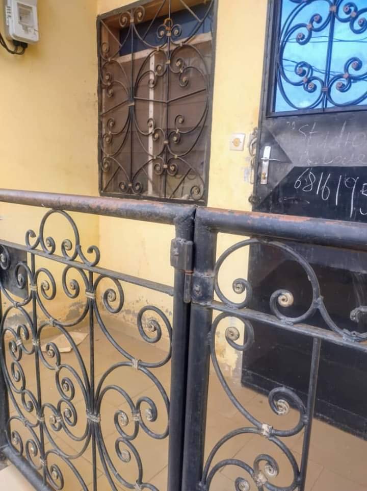 Studio moderne à louer, Biyemassi, Yaoundé 