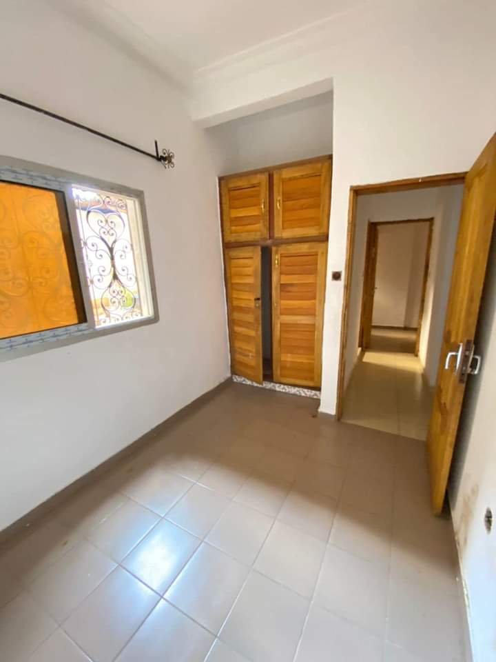 Appartement moderne à louer, Efoulan, Yaoundé 