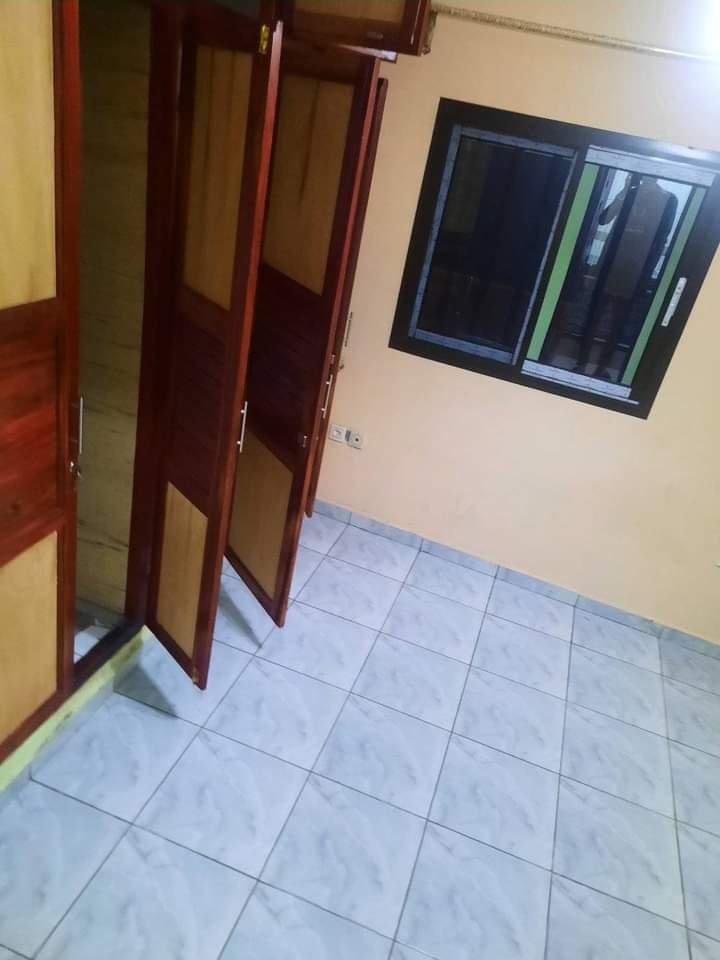 Chambre à louer, Tropicana, Yaoundé 