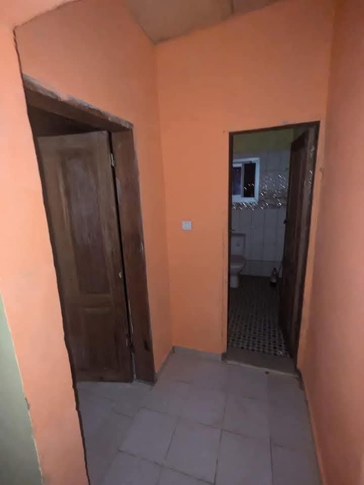 Studio spacieux à louer, Emana, Yaoundé 