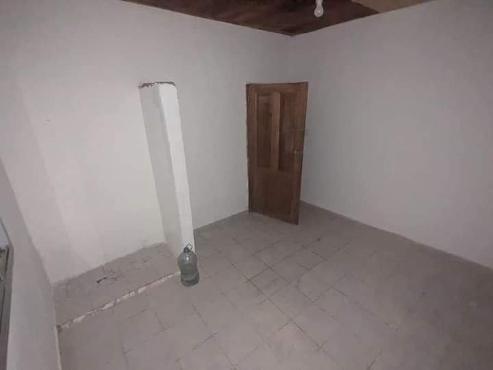 Studio spacieux à louer, Emana, Yaoundé 